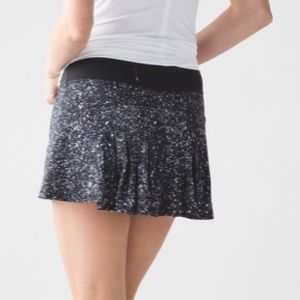 Lululemon Circuit Breaker Skirt Splatter White Black Size 4
